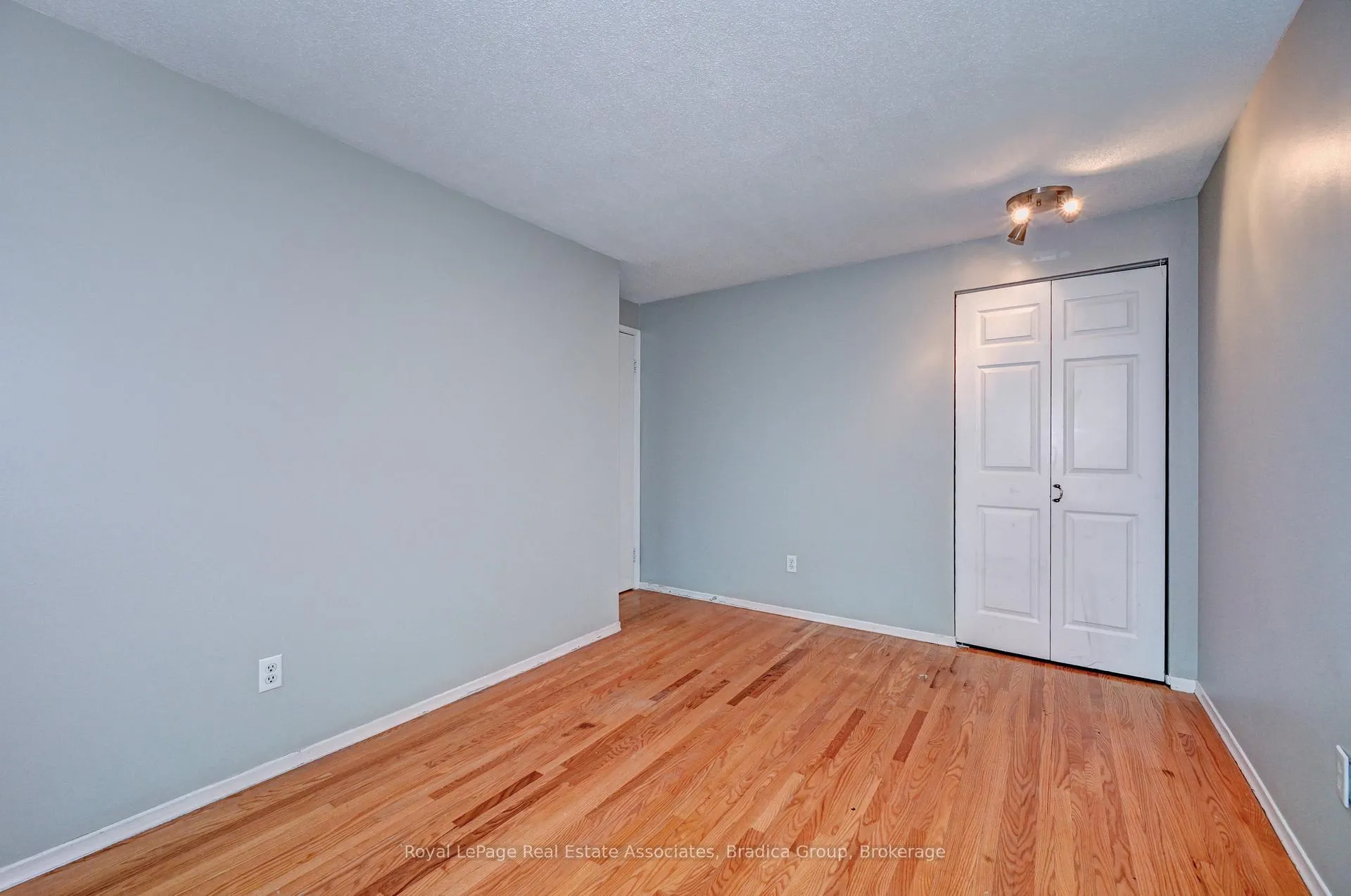 Photo 14 of 22 Berwick Place, Kitchener — HOMEH