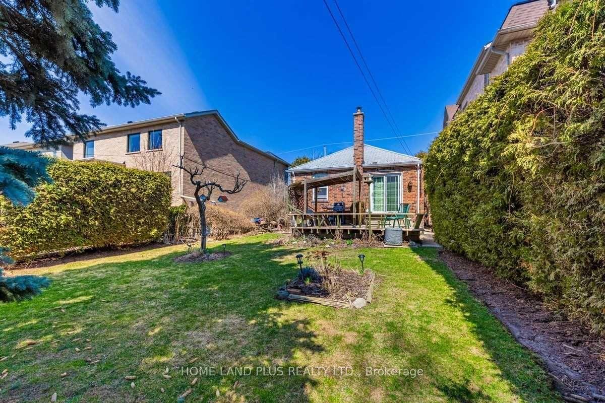 Photo 4 of 83 Dunblaine Avenue, Toronto, Bedford Park-Nortown — HOMEH