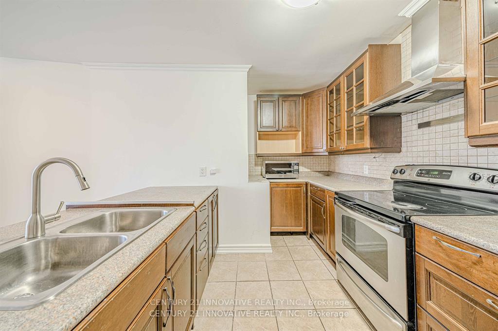 Photo 12 of Unit Upper, 523 Westmount Avenue, Toronto, Oakwood Village — HOMEH