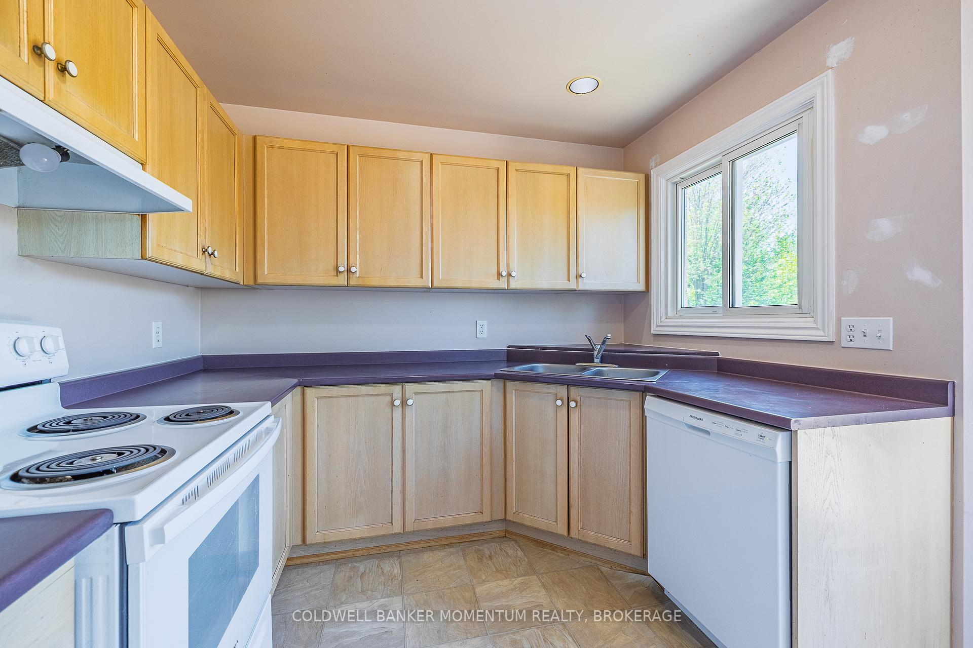 Photo 12 of 116 Summers Drive, Thorold, Confederation Heights — HOMEH