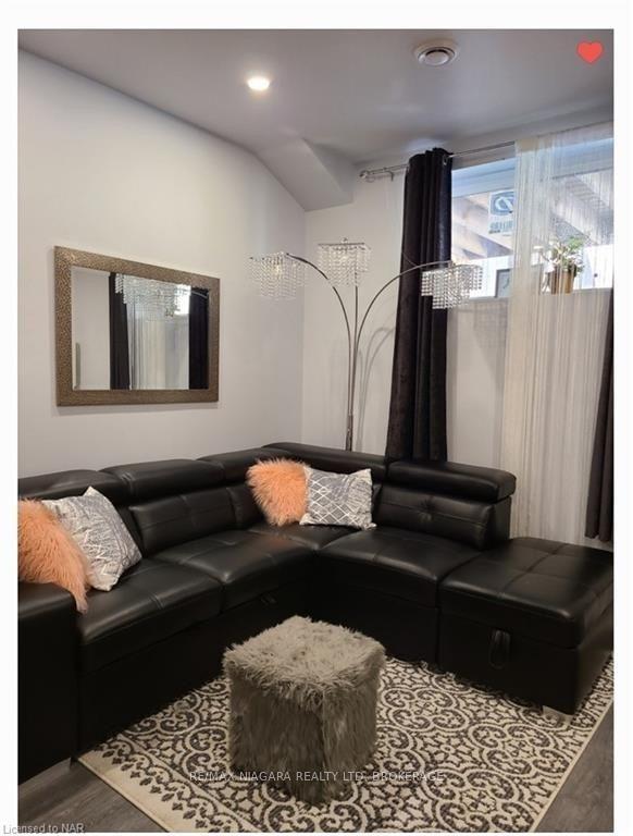 Photo 4 of Unit 2, 9 Patricia Street, Thorold, Thorold Downtown — HOMEH