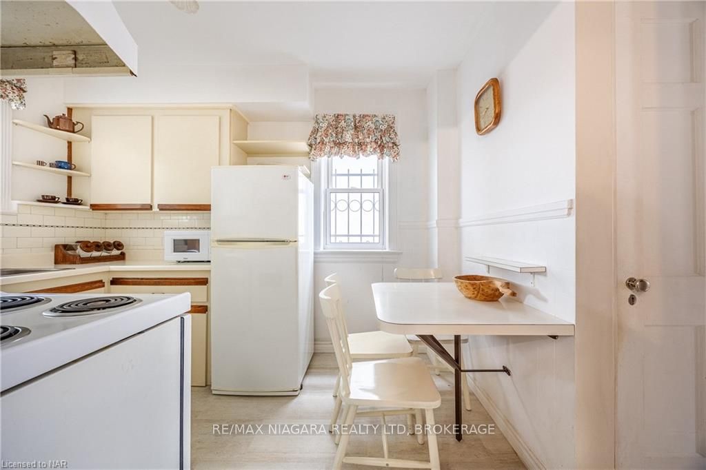 Photo 10 of 333 Glengarry Avenue, Toronto, Bedford Park-Nortown — HOMEH