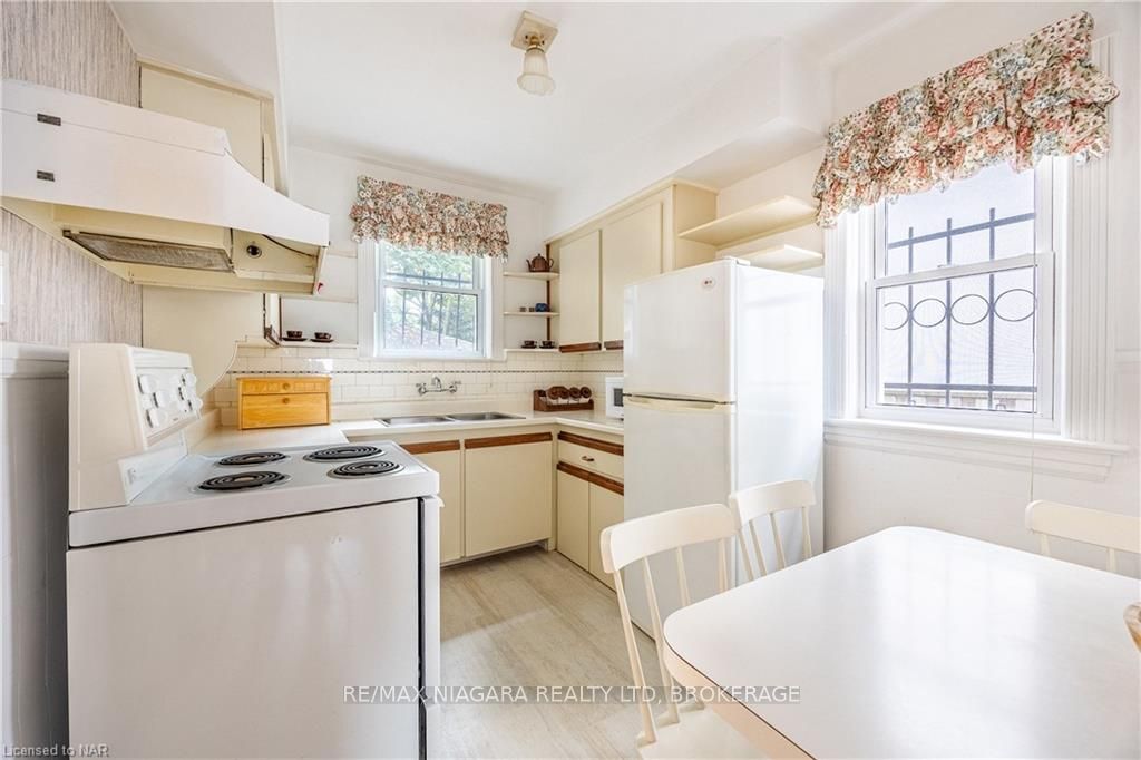 Photo 11 of 333 Glengarry Avenue, Toronto, Bedford Park-Nortown — HOMEH