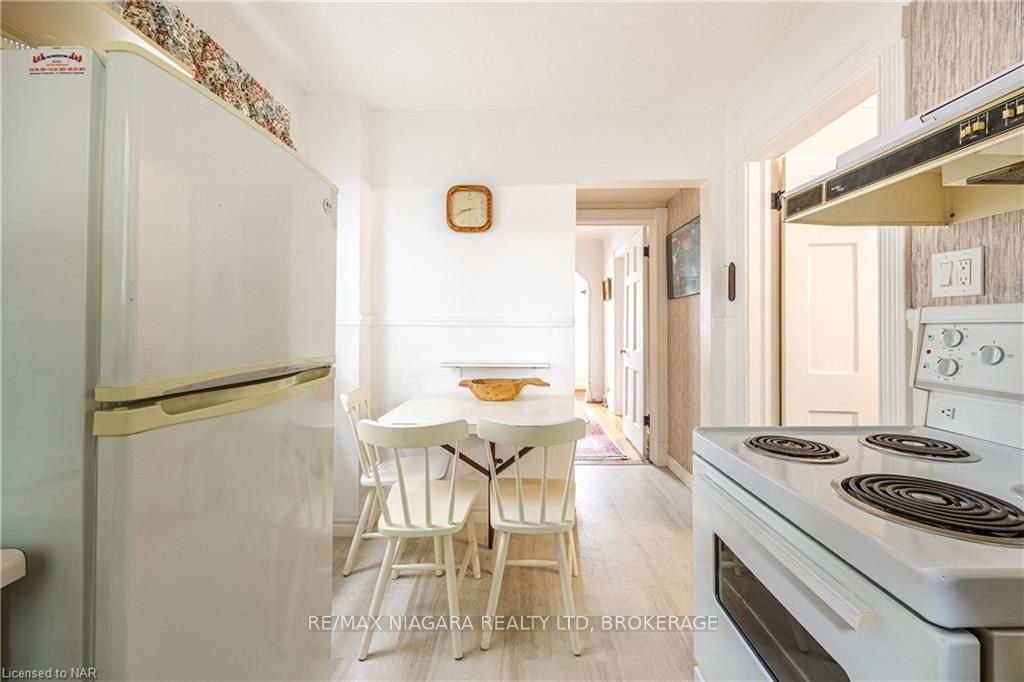 Photo 13 of 333 Glengarry Avenue, Toronto, Bedford Park-Nortown — HOMEH