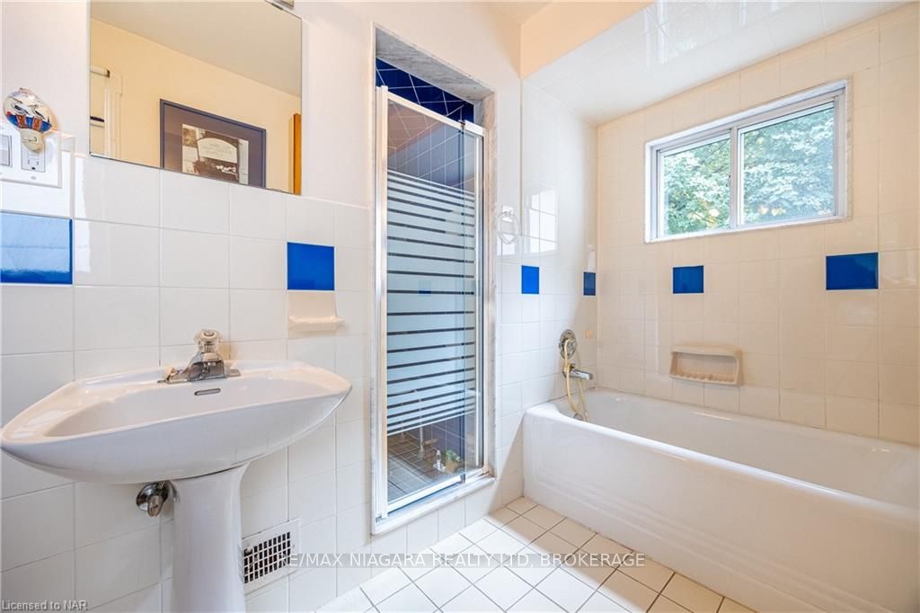 Photo 15 of 333 Glengarry Avenue, Toronto, Bedford Park-Nortown — HOMEH