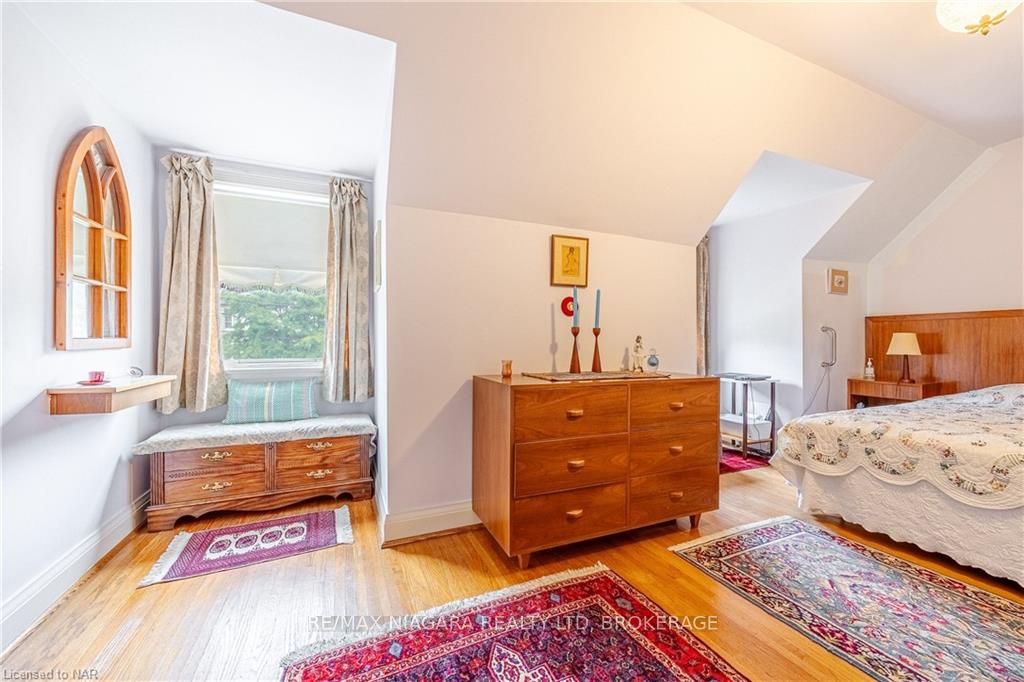Photo 16 of 333 Glengarry Avenue, Toronto, Bedford Park-Nortown — HOMEH