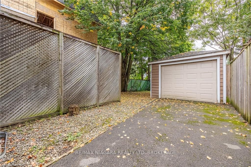 Photo 21 of 333 Glengarry Avenue, Toronto, Bedford Park-Nortown — HOMEH