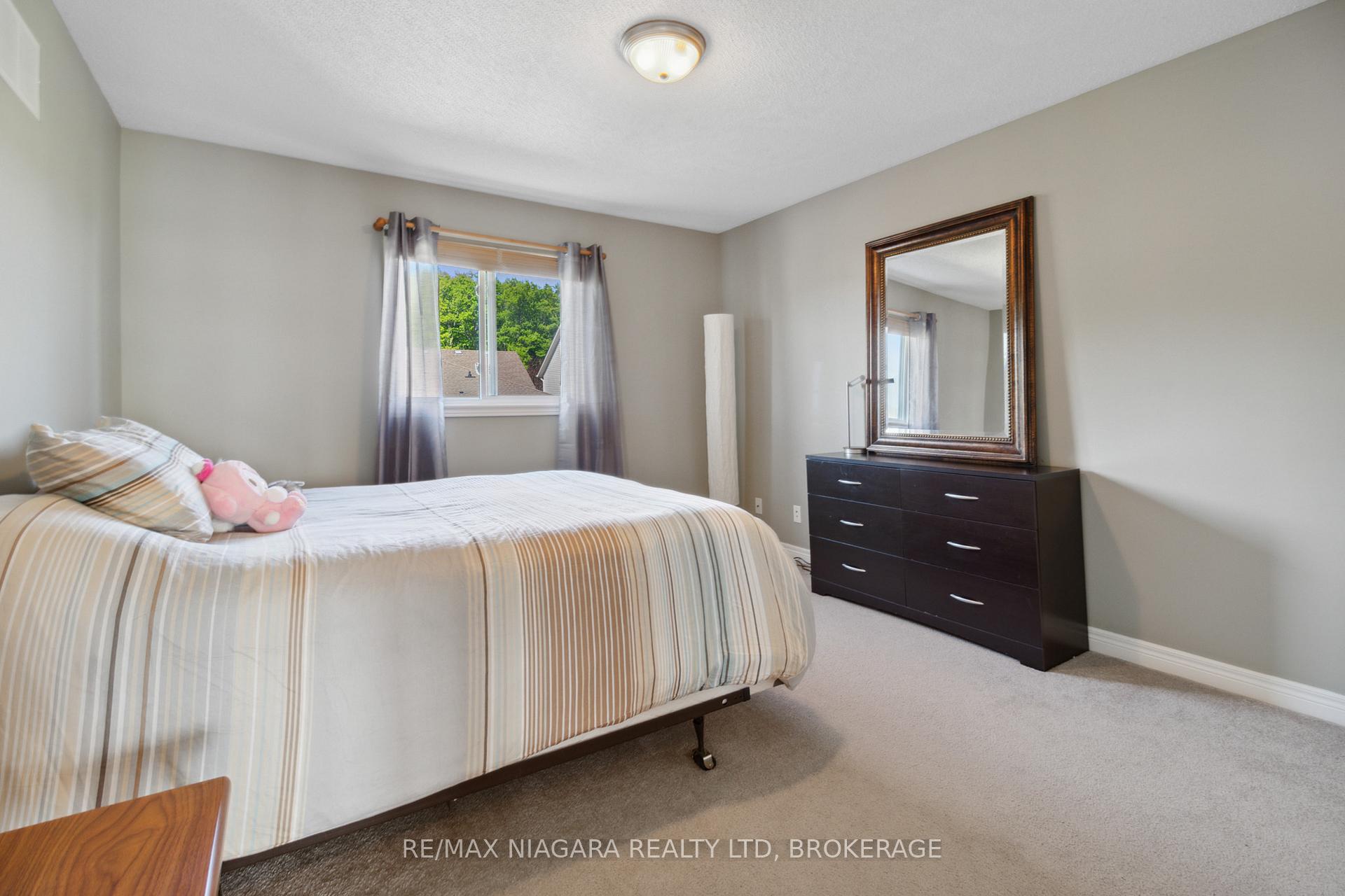 Photo 17 of 30 Raspberry Trail, Thorold, Confederation Heights — HOMEH