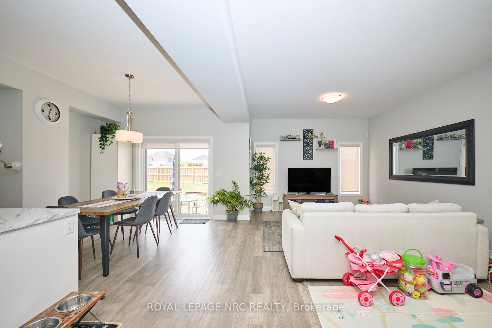 Photo 7 of 31 Barker Parkway, Thorold, Rolling Meadows — HOMEH