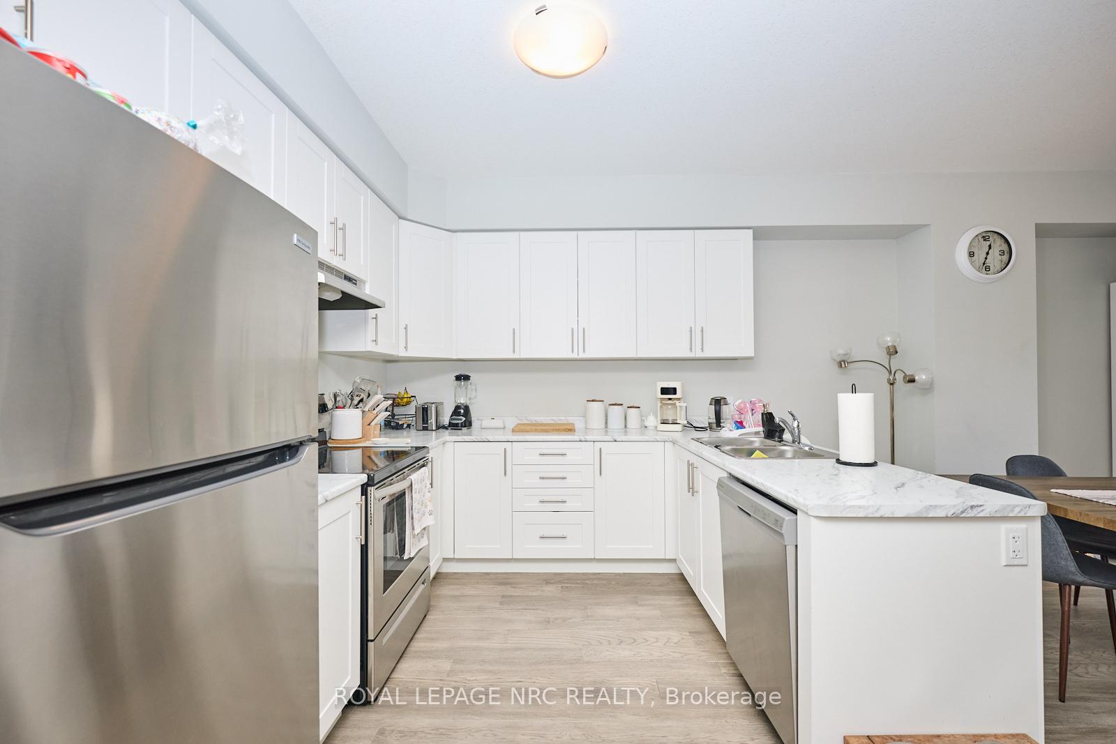 Photo 11 of 31 Barker Parkway, Thorold, Rolling Meadows — HOMEH