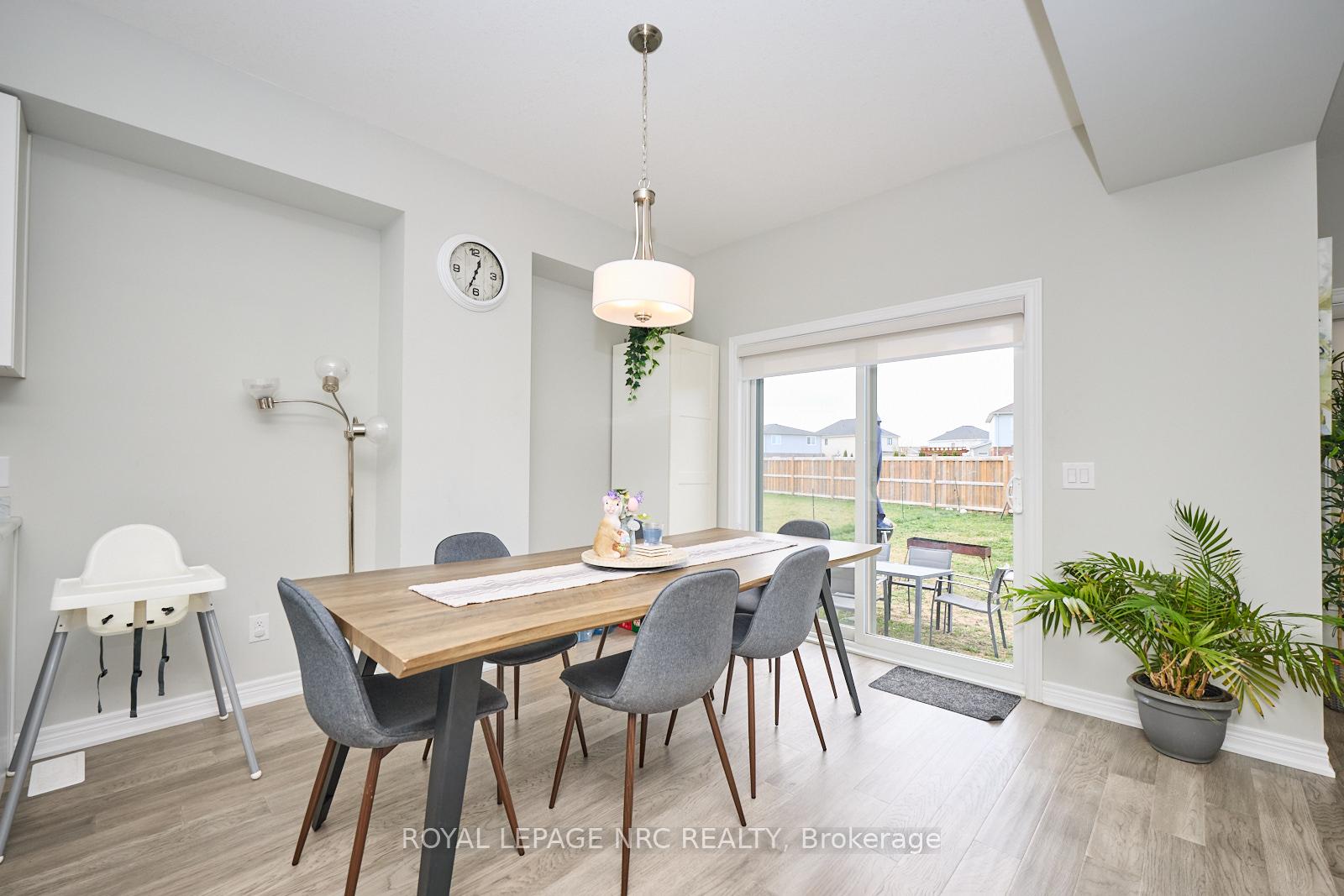Photo 13 of 31 Barker Parkway, Thorold, Rolling Meadows — HOMEH