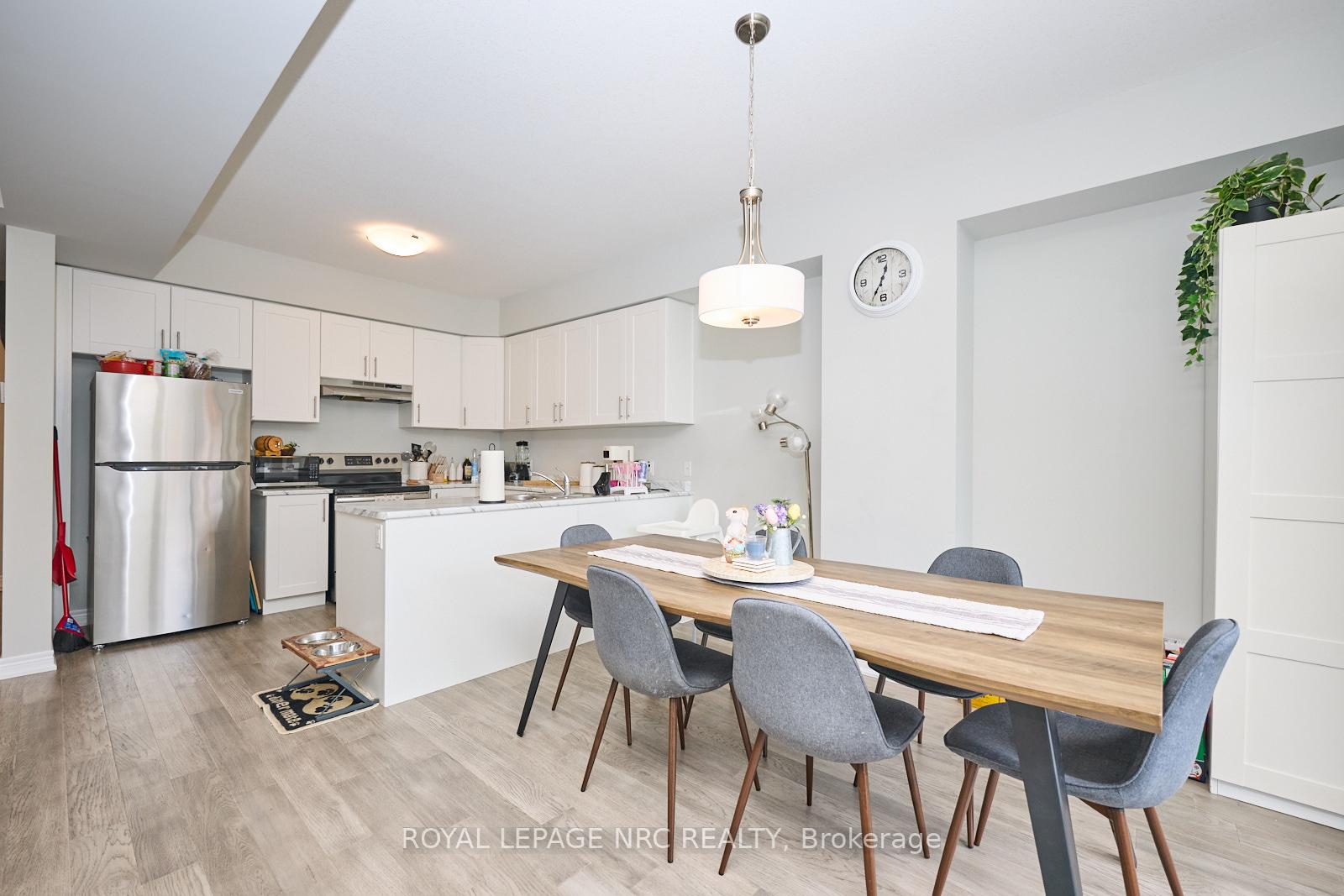 Photo 15 of 31 Barker Parkway, Thorold, Rolling Meadows — HOMEH