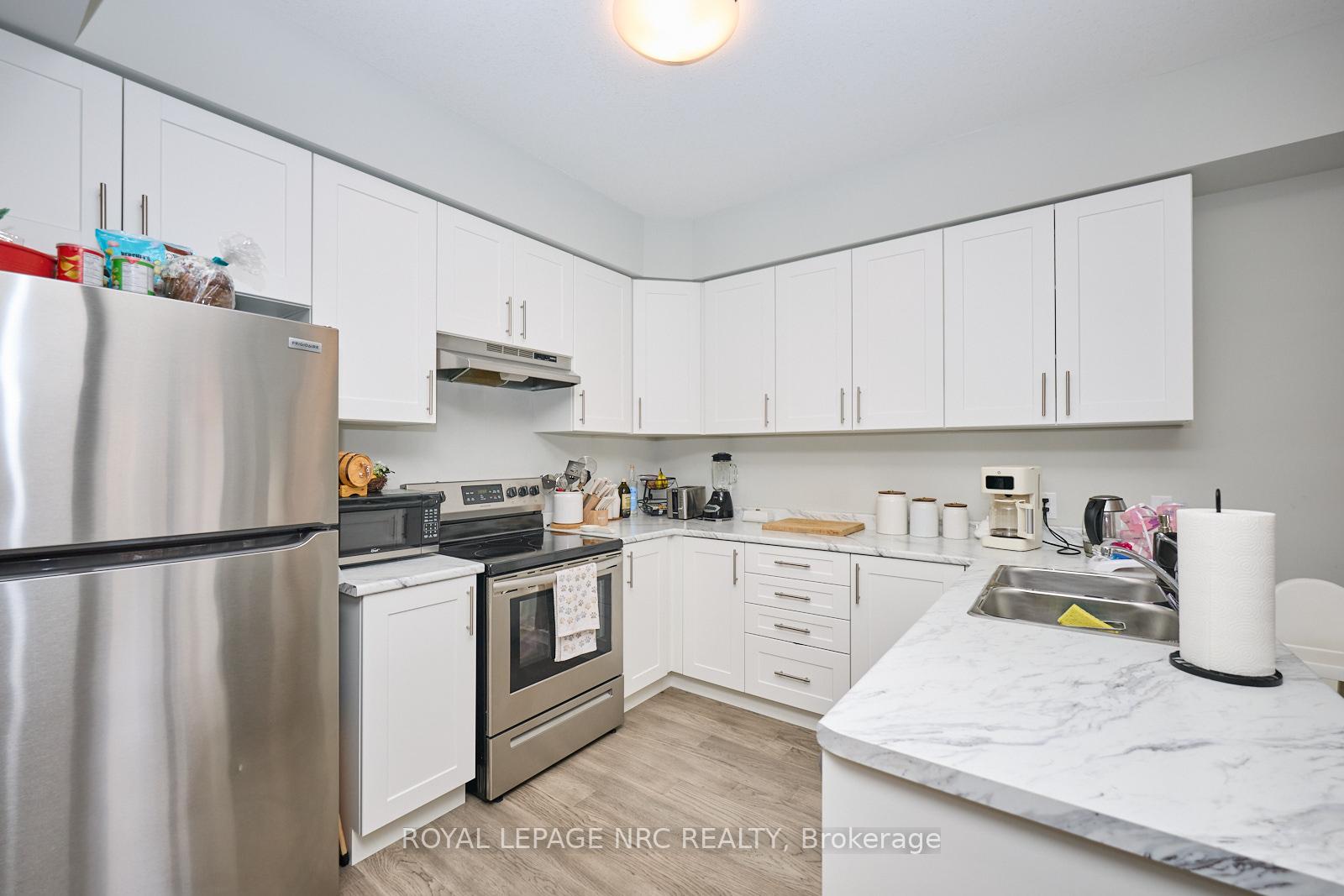 Photo 16 of 31 Barker Parkway, Thorold, Rolling Meadows — HOMEH