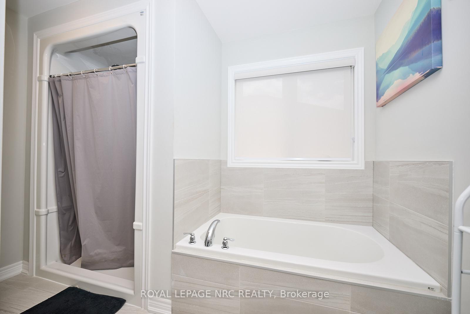 Photo 22 of 31 Barker Parkway, Thorold, Rolling Meadows — HOMEH