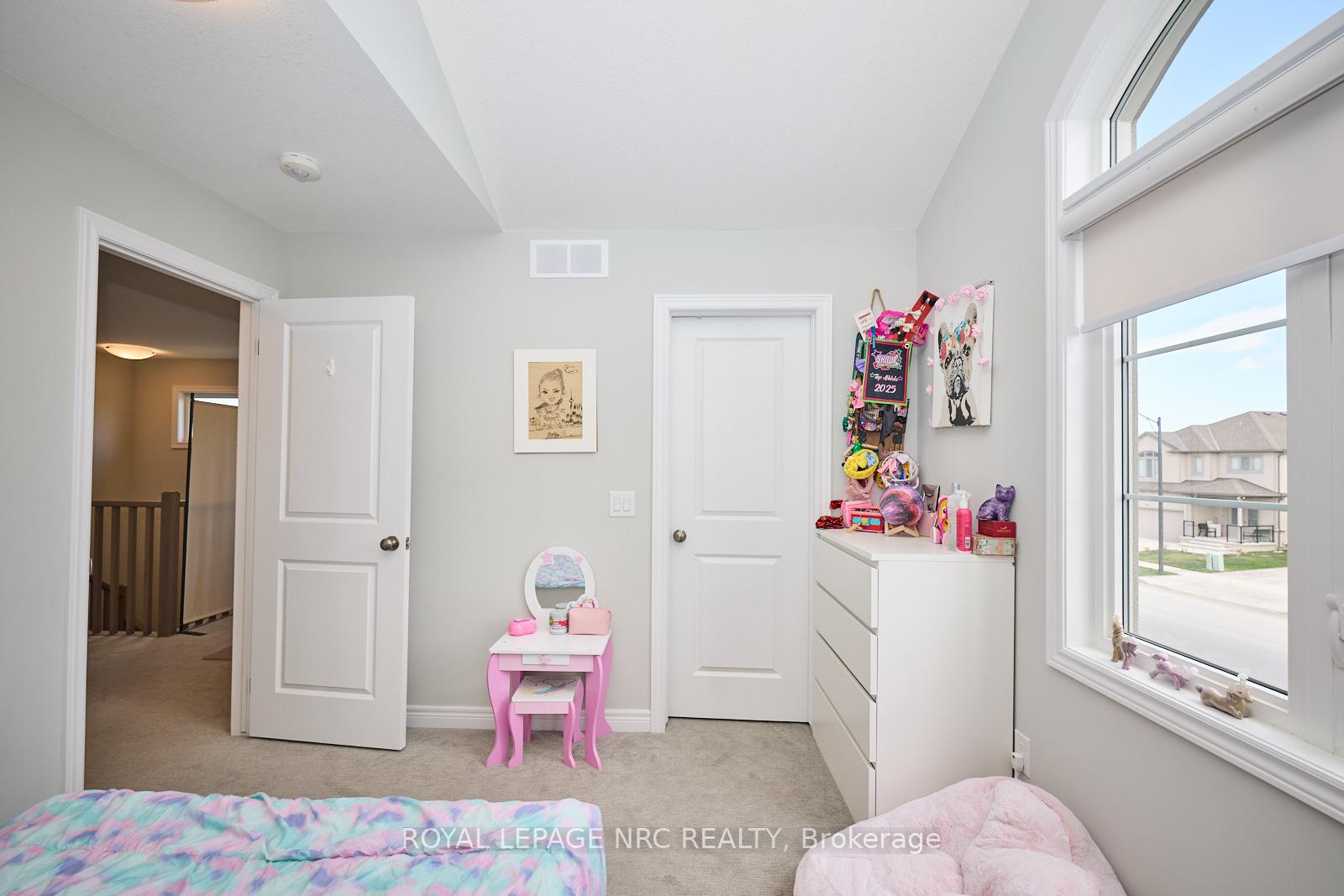 Photo 25 of 31 Barker Parkway, Thorold, Rolling Meadows — HOMEH