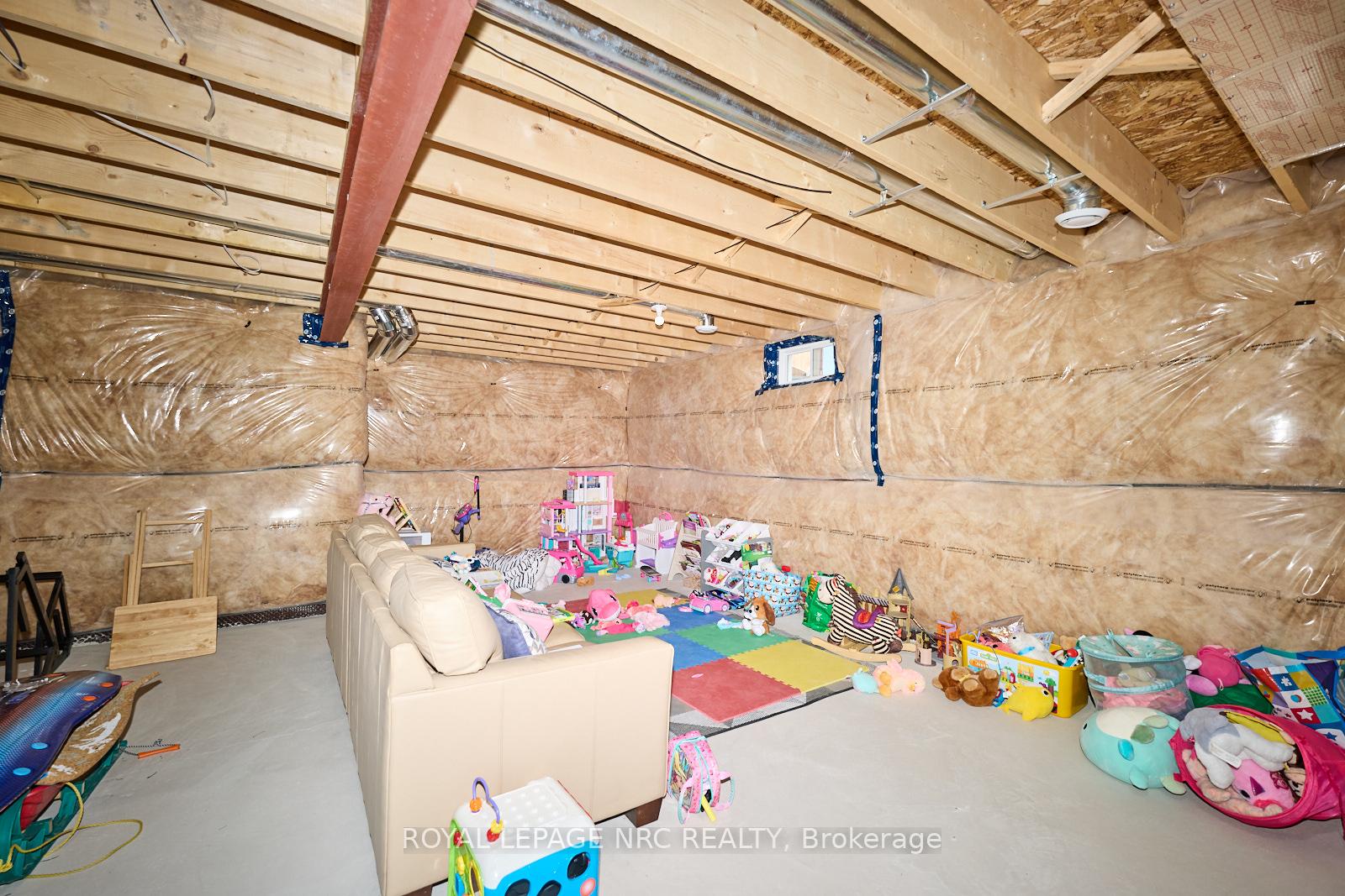 Photo 29 of 31 Barker Parkway, Thorold, Rolling Meadows — HOMEH