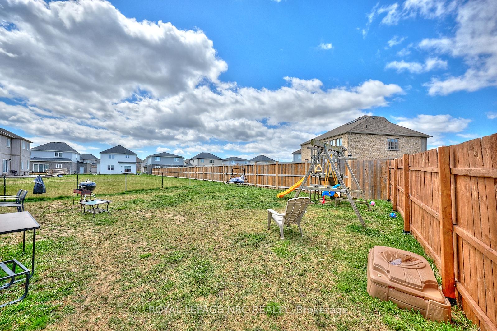 Photo 33 of 31 Barker Parkway, Thorold, Rolling Meadows — HOMEH