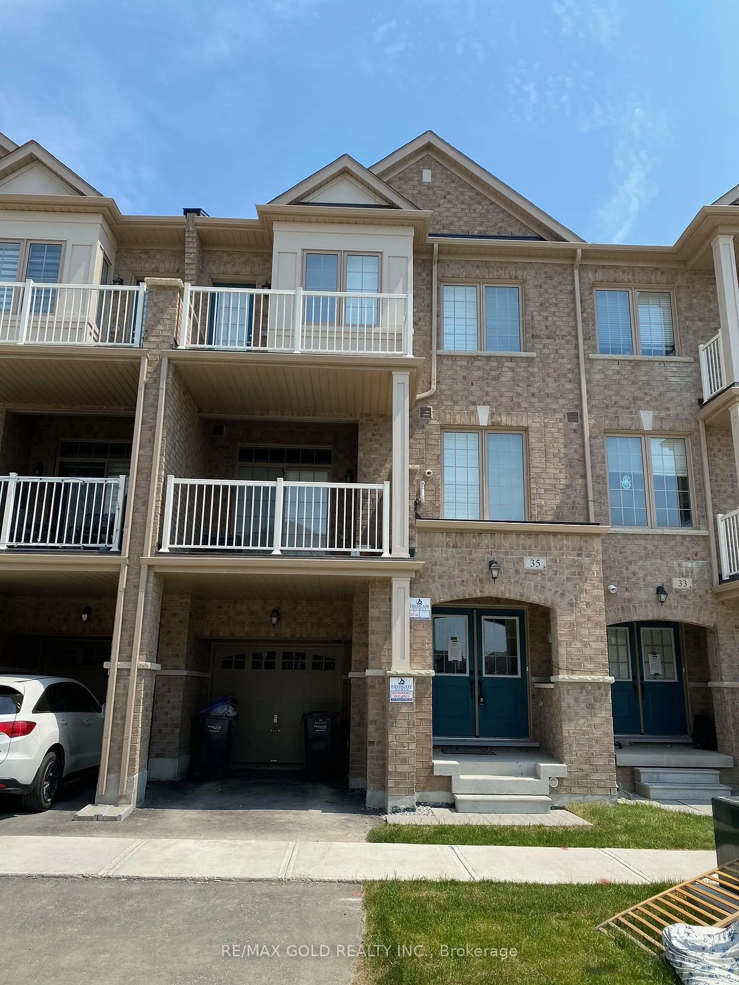 Front of 35 Labrish Road