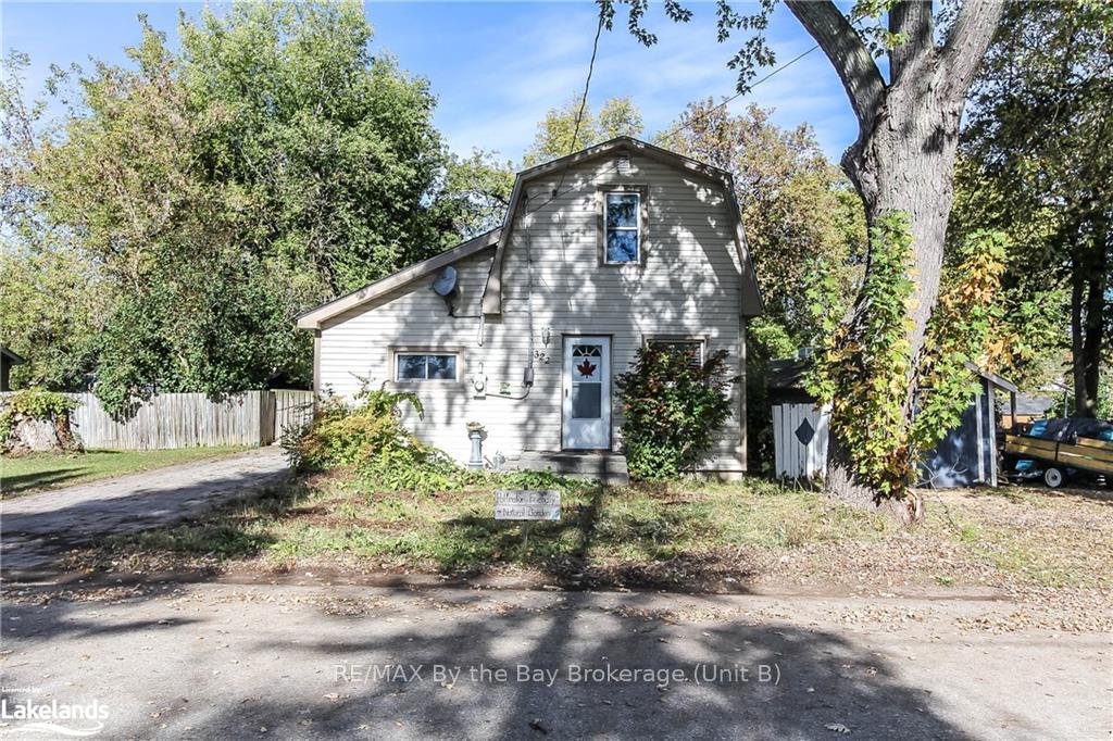 Photo 2 of 322 Armstrong Street, Tay, Port McNicoll — HOMEH