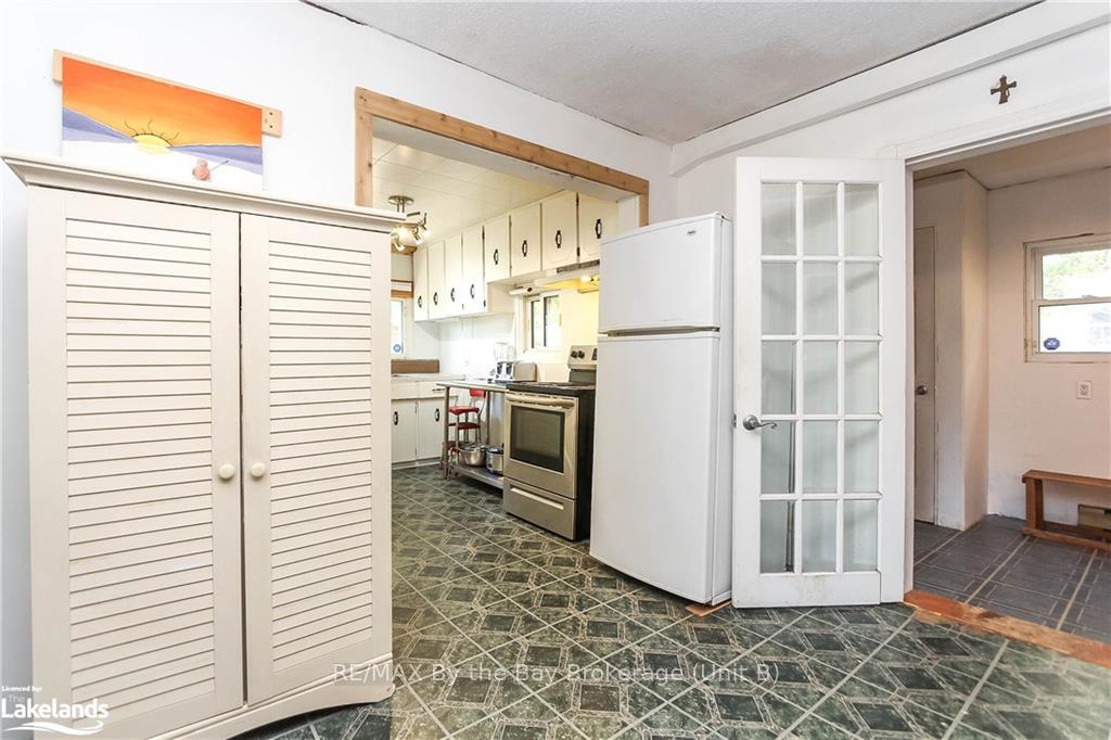 Photo 12 of 322 Armstrong Street, Tay, Port McNicoll — HOMEH