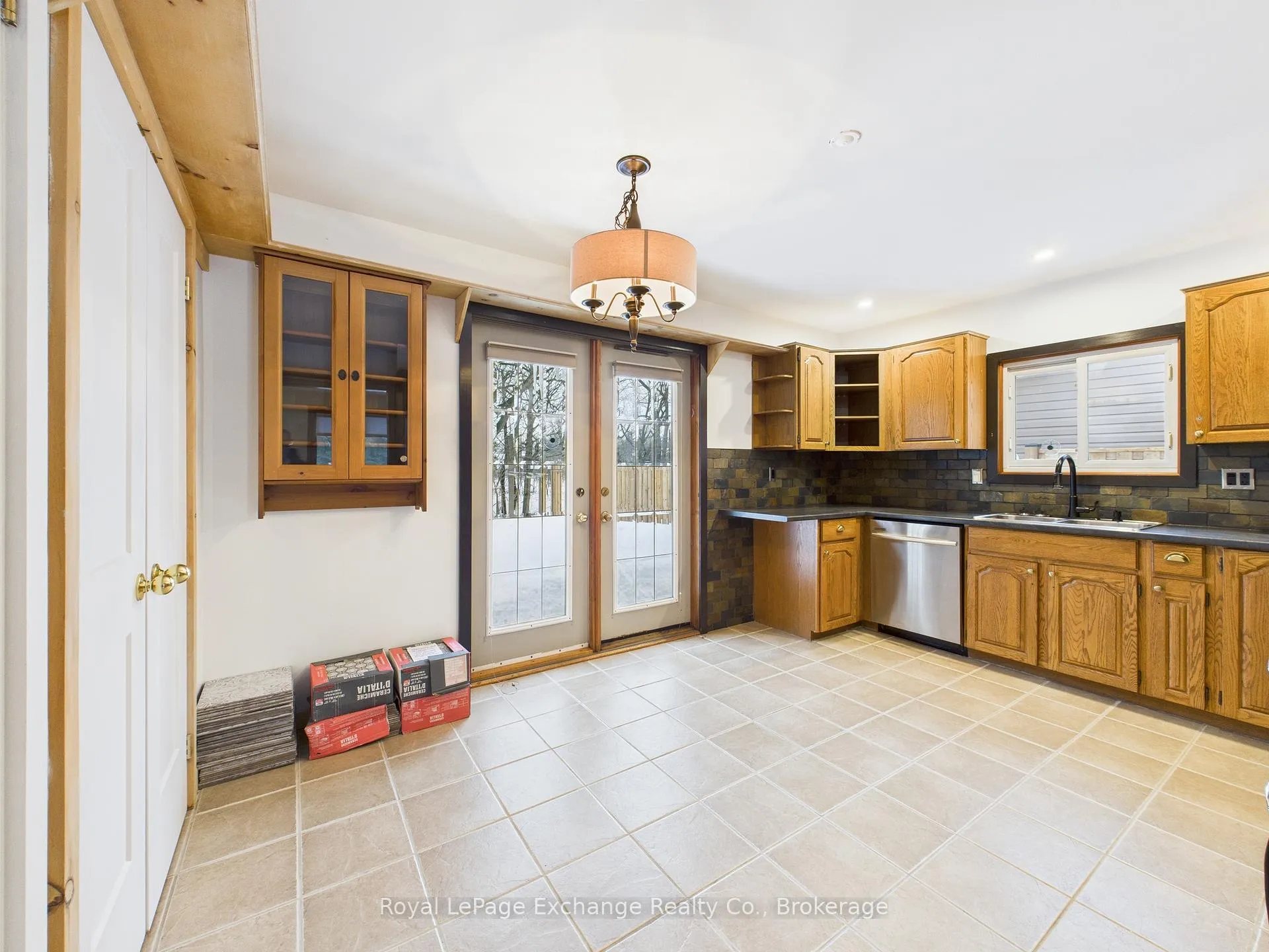 Photo 4 of 673 Scott Street, Kincardine — HOMEH