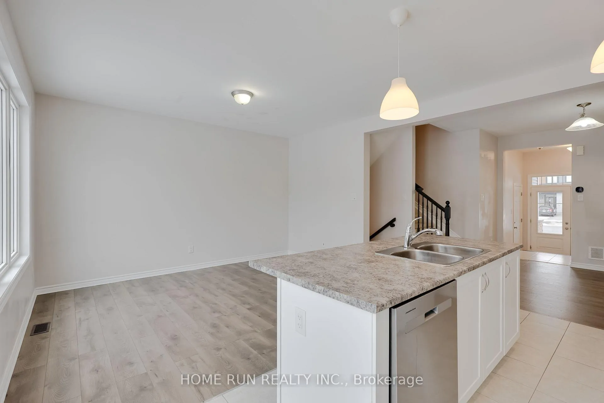 Photo 15 of 522 Cope Drive, Ottawa, Kanata - Emerald Meadows/Trailwest — HOMEH