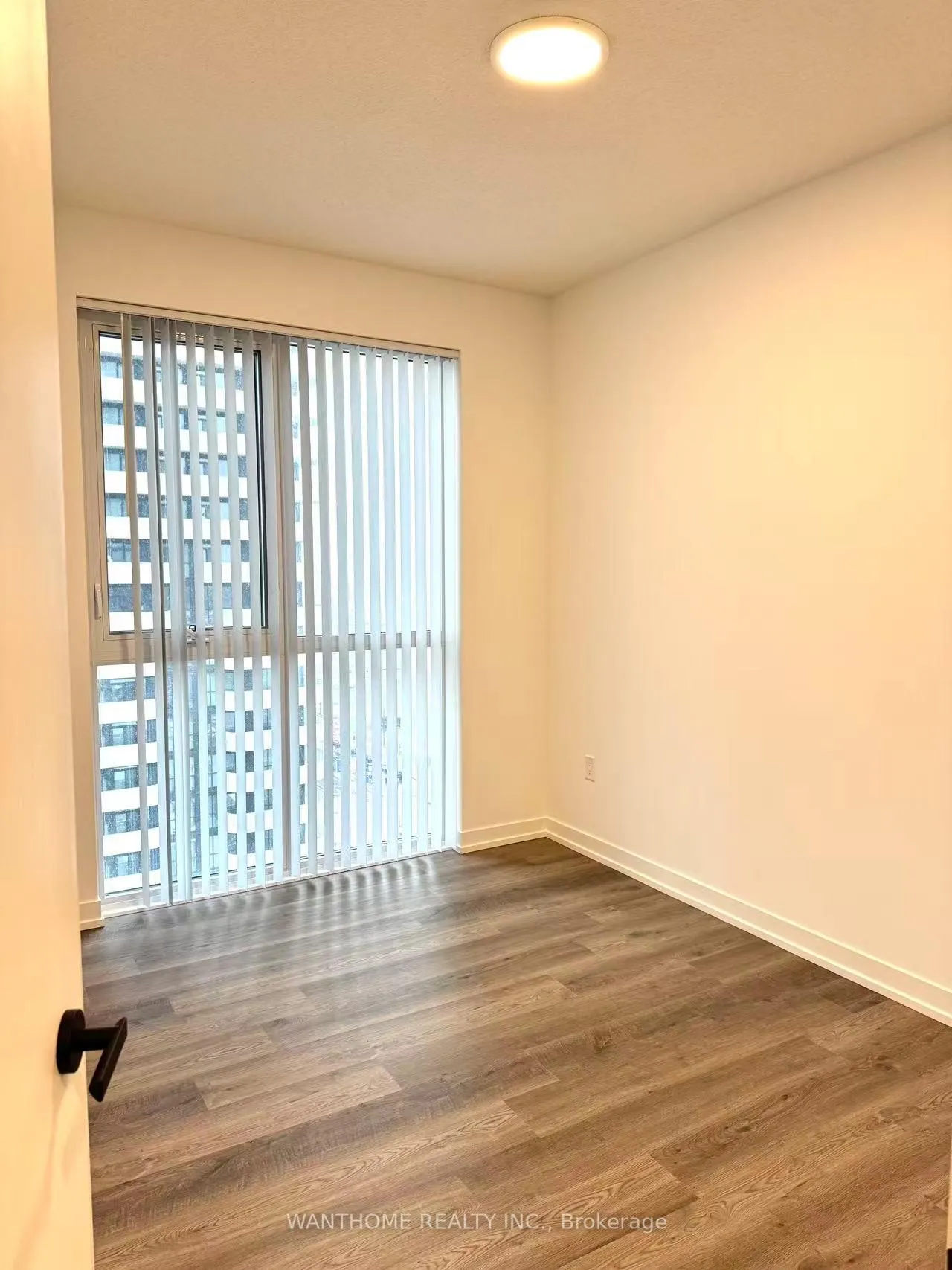 Photo 5 of Unit 1712, 8 Interchange Way, Vaughan, Vaughan Corporate Centre — HOMEH