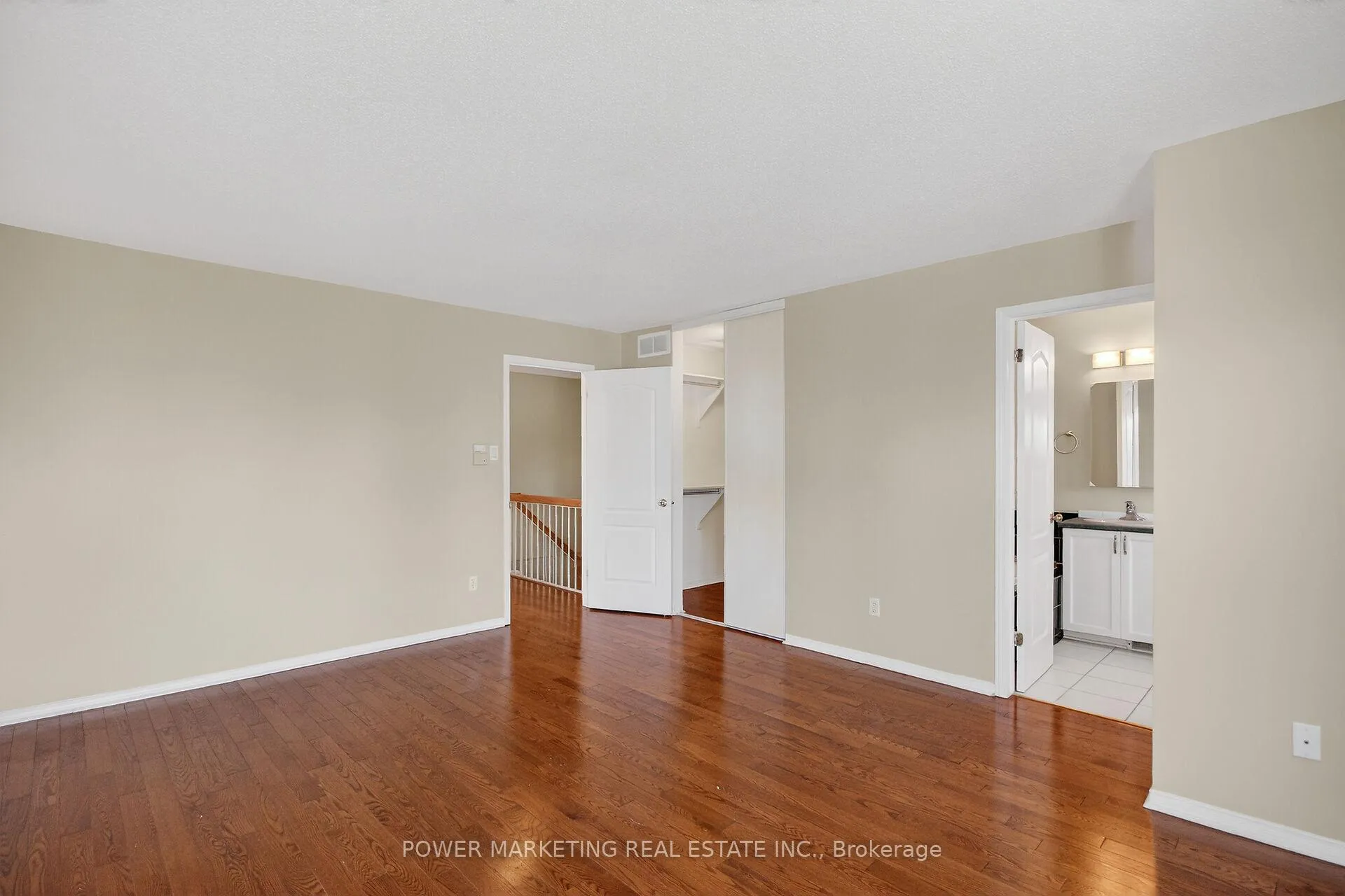Photo 11 of 6410 Sablewood Place, Ottawa, Chapel Hill — HOMEH