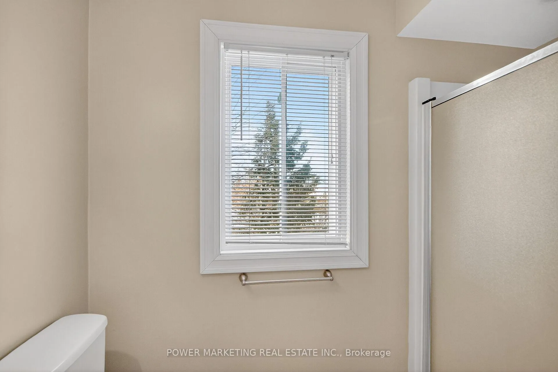 Photo 13 of 6410 Sablewood Place, Ottawa, Chapel Hill — HOMEH