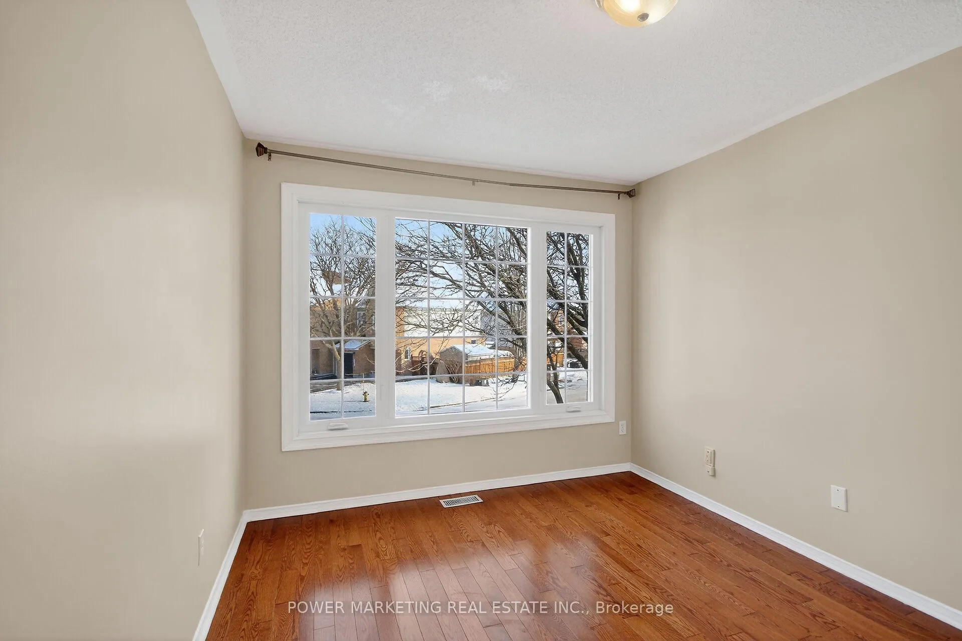 Photo 15 of 6410 Sablewood Place, Ottawa, Chapel Hill — HOMEH