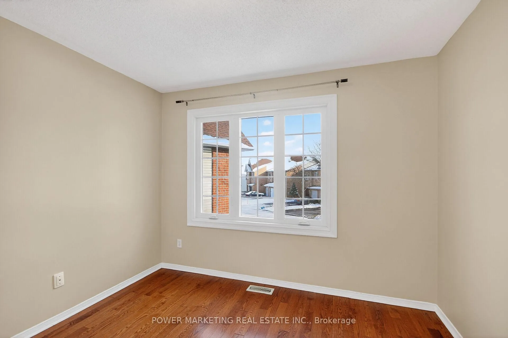 Photo 18 of 6410 Sablewood Place, Ottawa, Chapel Hill — HOMEH