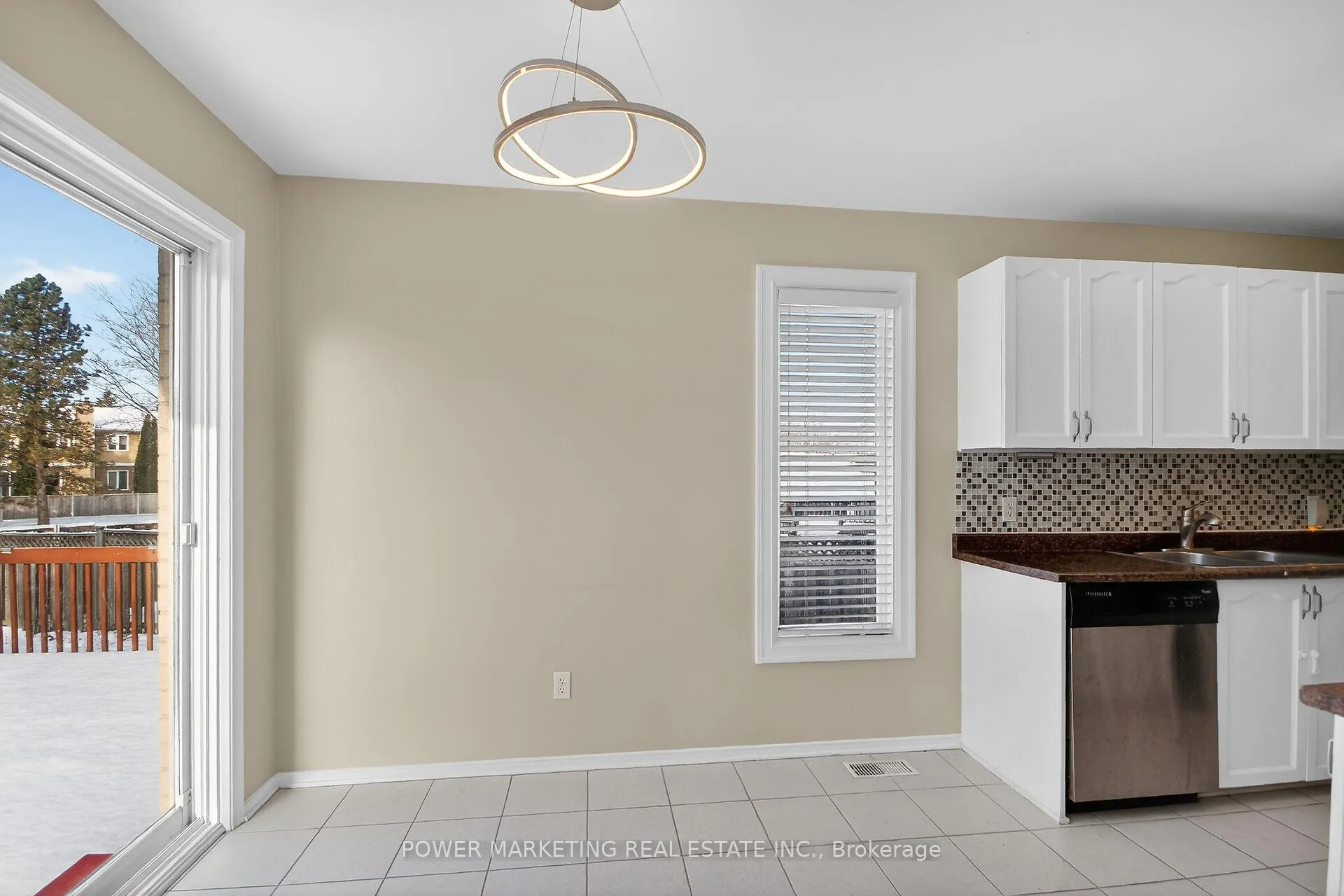 Photo 32 of 6410 Sablewood Place, Ottawa, Chapel Hill — HOMEH