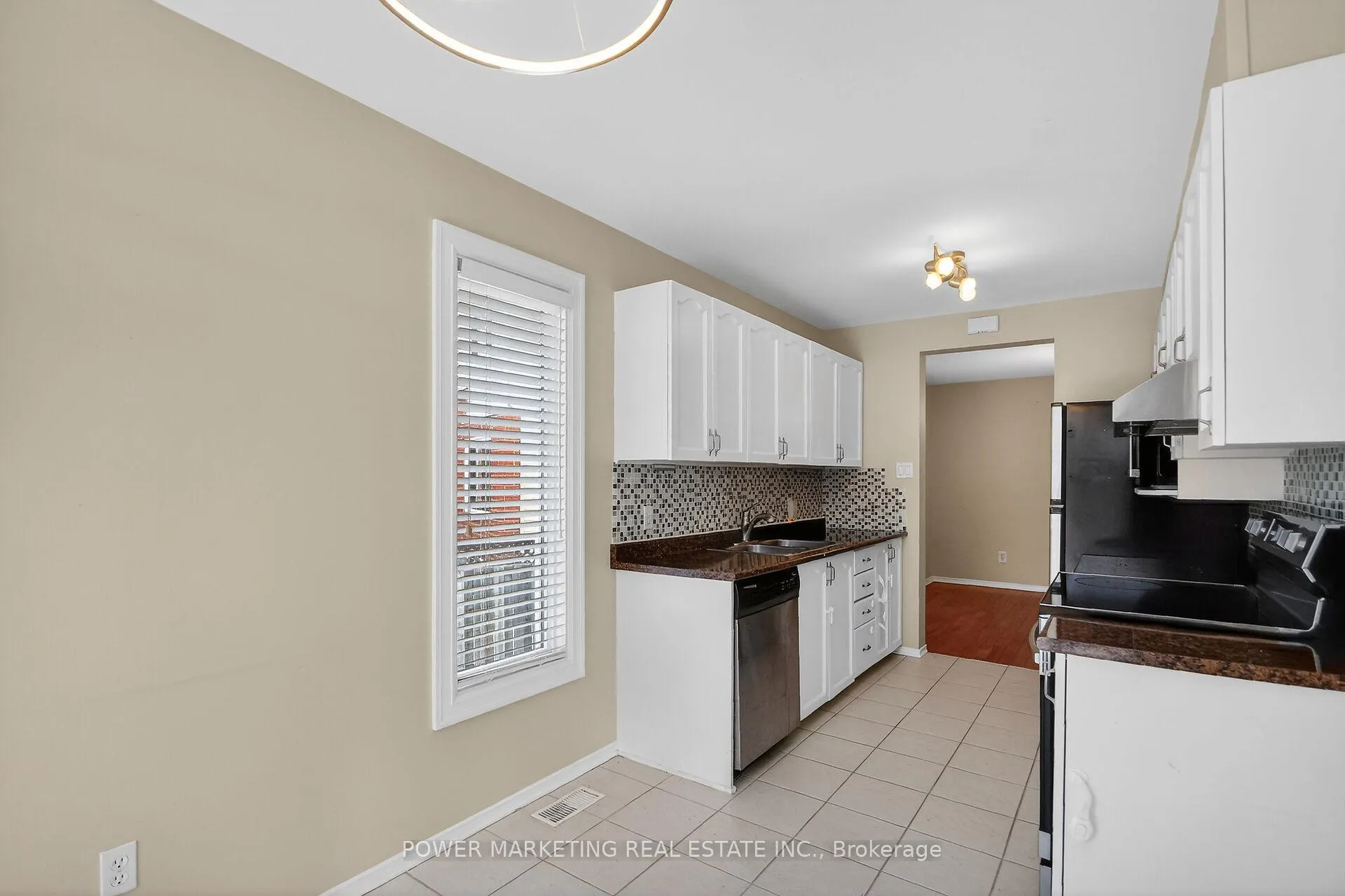 Photo 34 of 6410 Sablewood Place, Ottawa, Chapel Hill — HOMEH