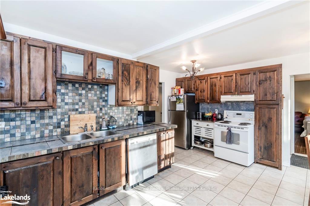Photo 3 of 550 Camilla Street, Tay, Port McNicoll — HOMEH