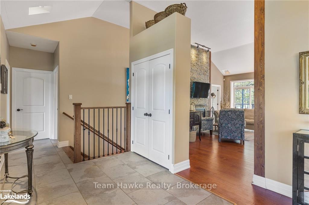 Photo 5 of 90 Windermere Circle, Tay, Rural Tay — HOMEH