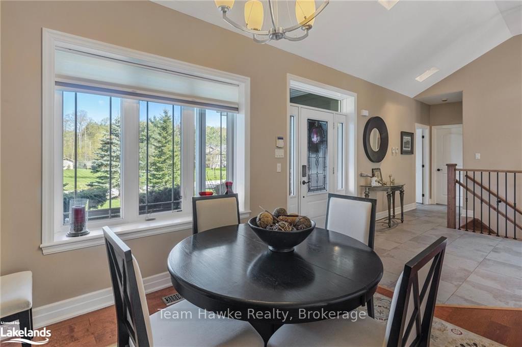 Photo 12 of 90 Windermere Circle, Tay, Rural Tay — HOMEH