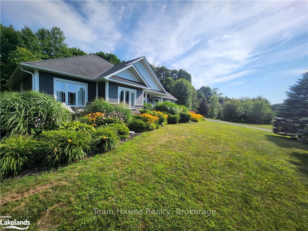 Photo 36 of 90 Windermere Circle, Tay, Rural Tay — HOMEH