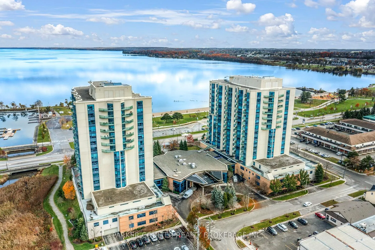 Photo 2 of Unit 707, 37 Ellen Street, Barrie, City Centre — HOMEH