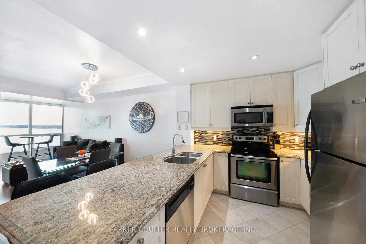 Photo 9 of Unit 707, 37 Ellen Street, Barrie, City Centre — HOMEH