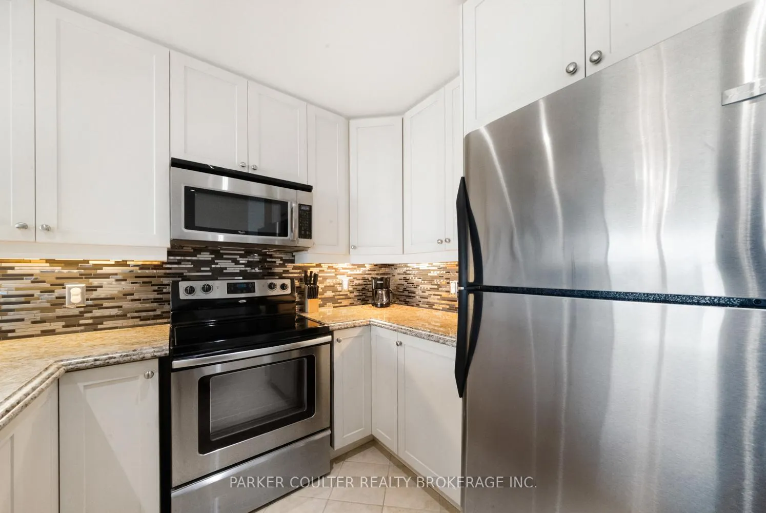 Photo 10 of Unit 707, 37 Ellen Street, Barrie, City Centre — HOMEH