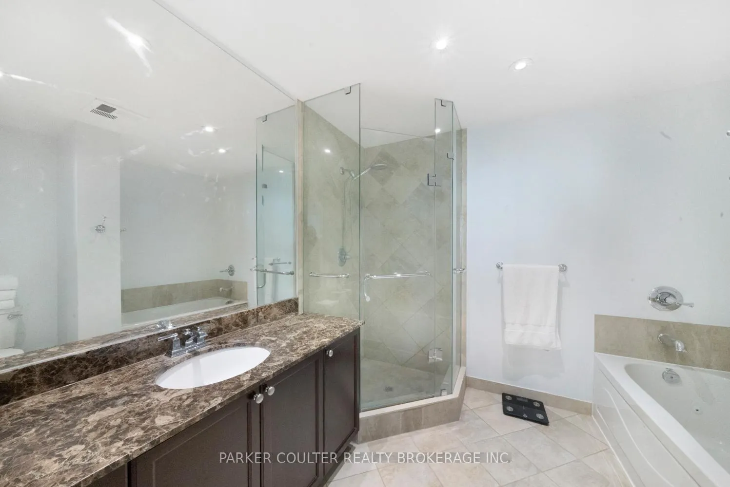 Photo 25 of Unit 707, 37 Ellen Street, Barrie, City Centre — HOMEH