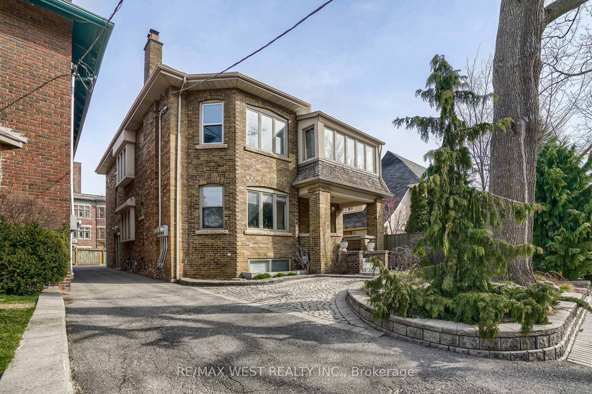 Photo 2 of Unit Main, 4 Oriole Gardens, Toronto, Yonge-St. Clair — HOMEH