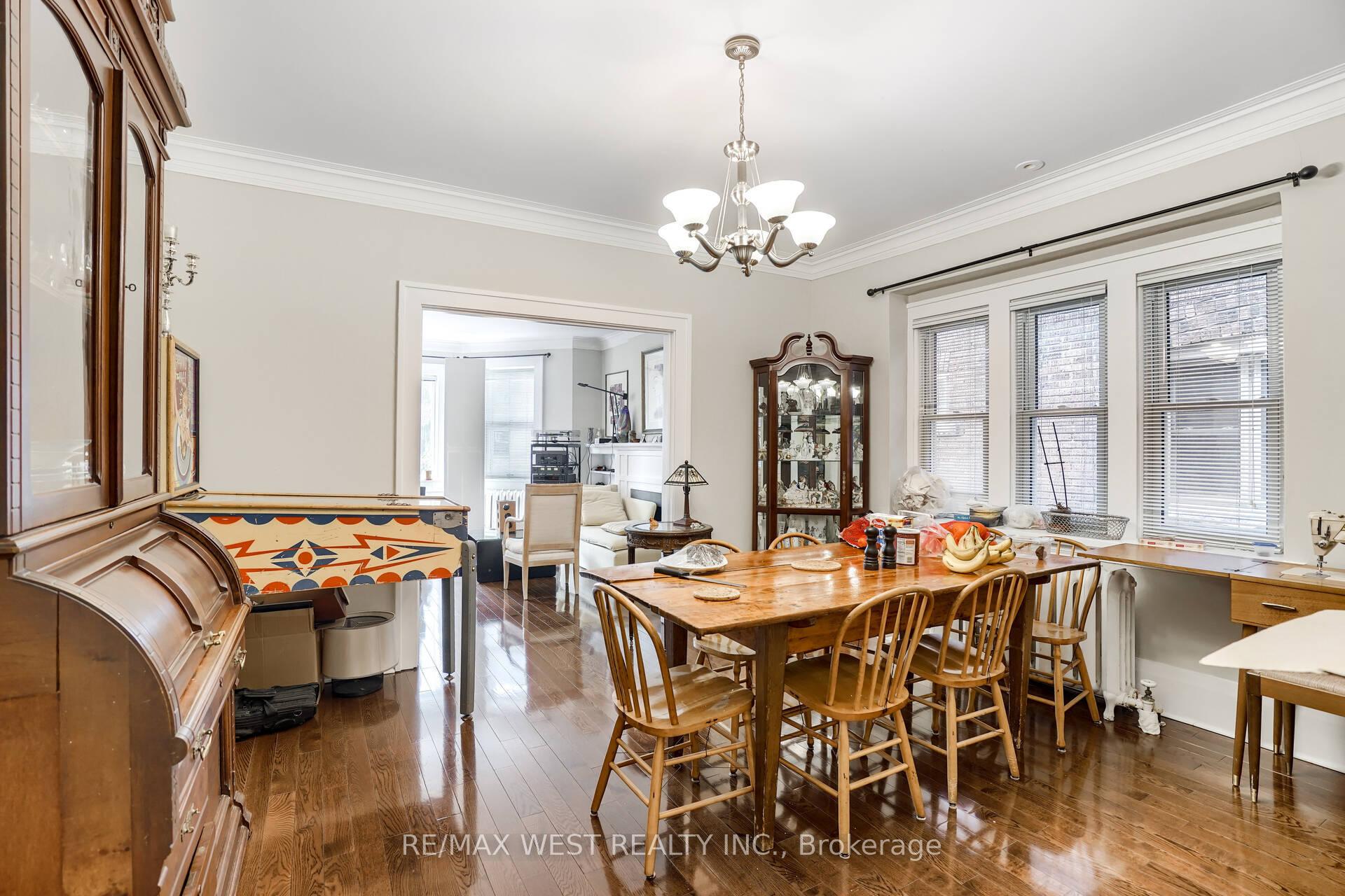 Photo 11 of Unit Main, 4 Oriole Gardens, Toronto, Yonge-St. Clair — HOMEH
