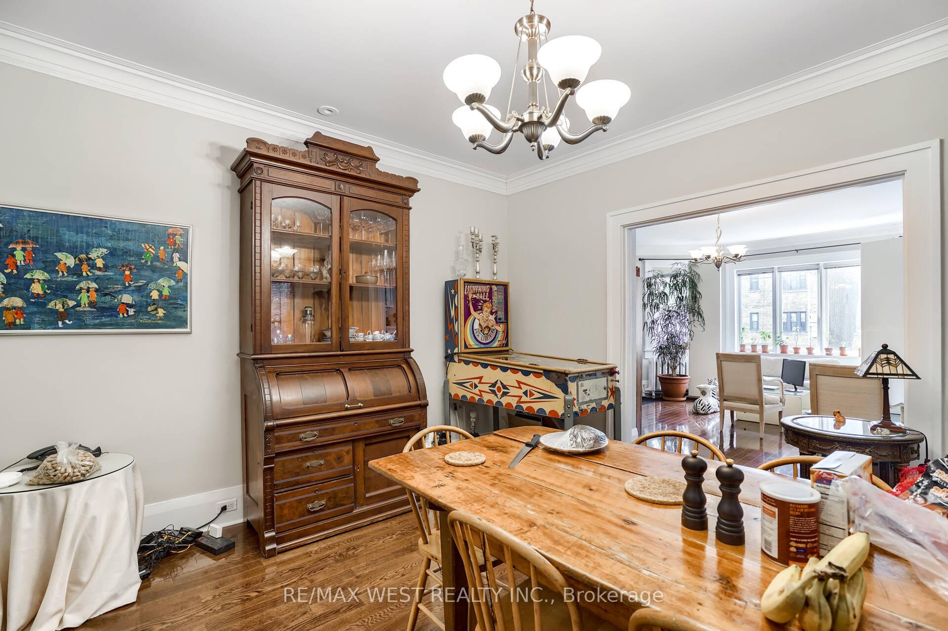 Photo 12 of Unit Main, 4 Oriole Gardens, Toronto, Yonge-St. Clair — HOMEH