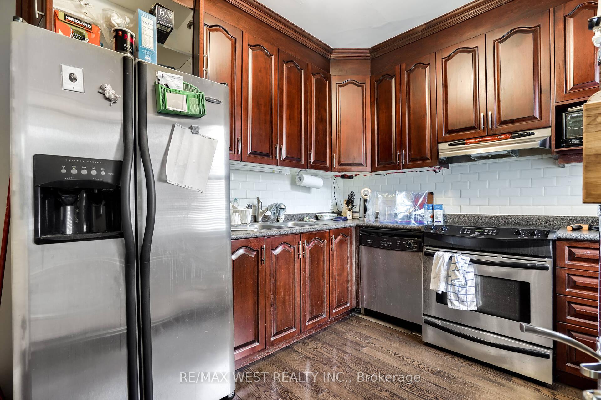 Photo 13 of Unit Main, 4 Oriole Gardens, Toronto, Yonge-St. Clair — HOMEH