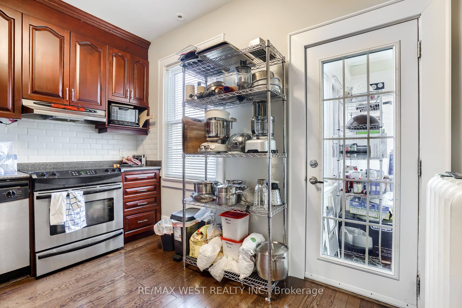 Photo 15 of Unit Main, 4 Oriole Gardens, Toronto, Yonge-St. Clair — HOMEH