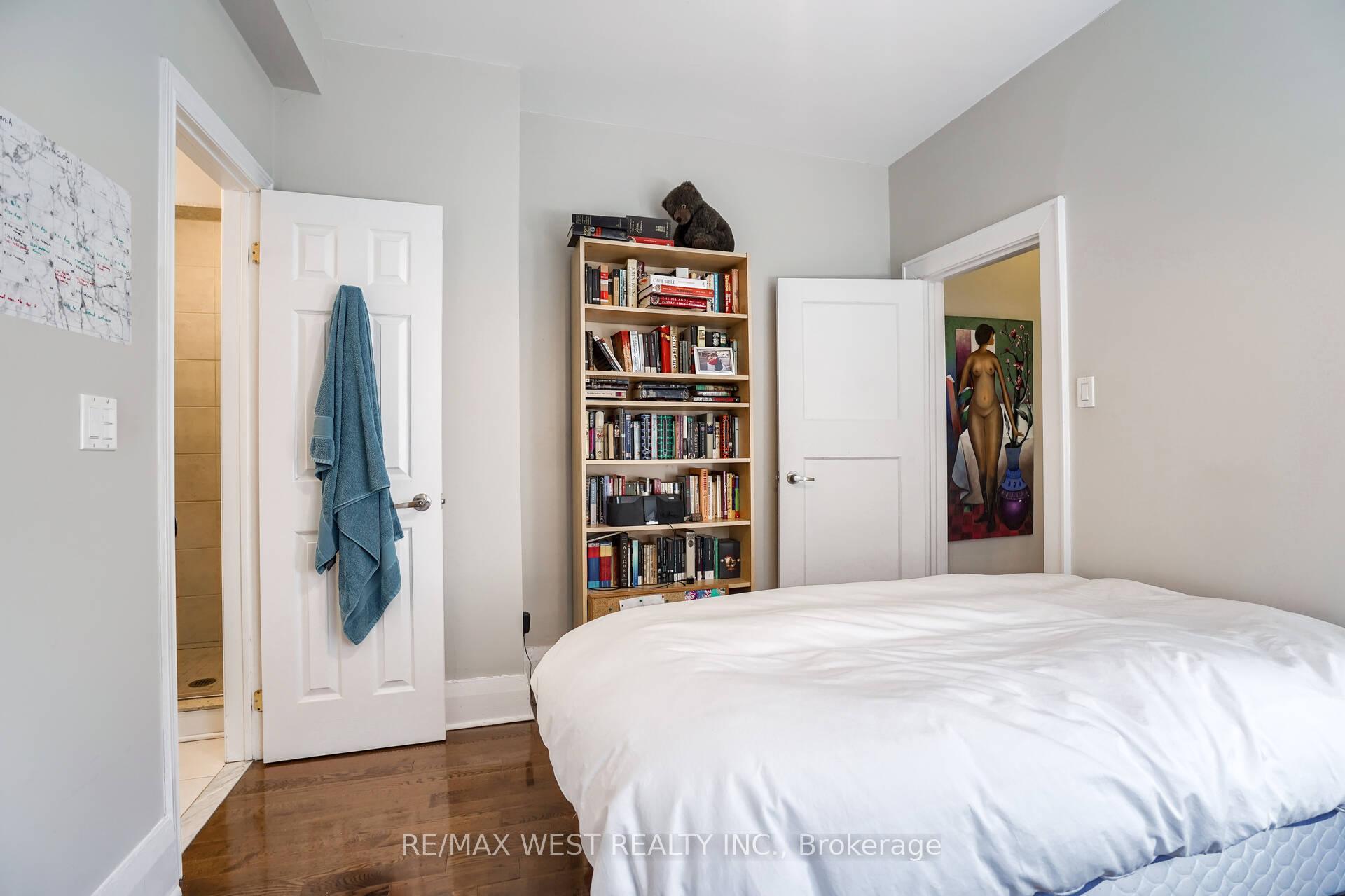 Photo 18 of Unit Main, 4 Oriole Gardens, Toronto, Yonge-St. Clair — HOMEH