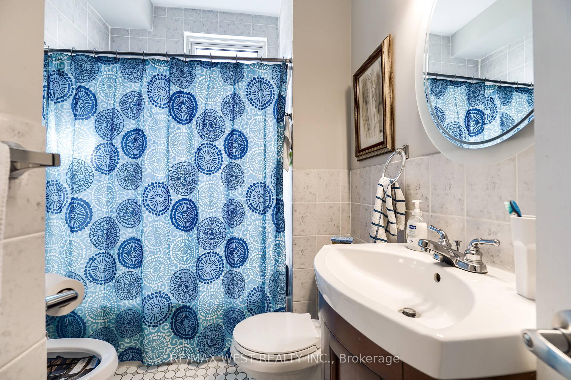 Photo 24 of Unit Main, 4 Oriole Gardens, Toronto, Yonge-St. Clair — HOMEH