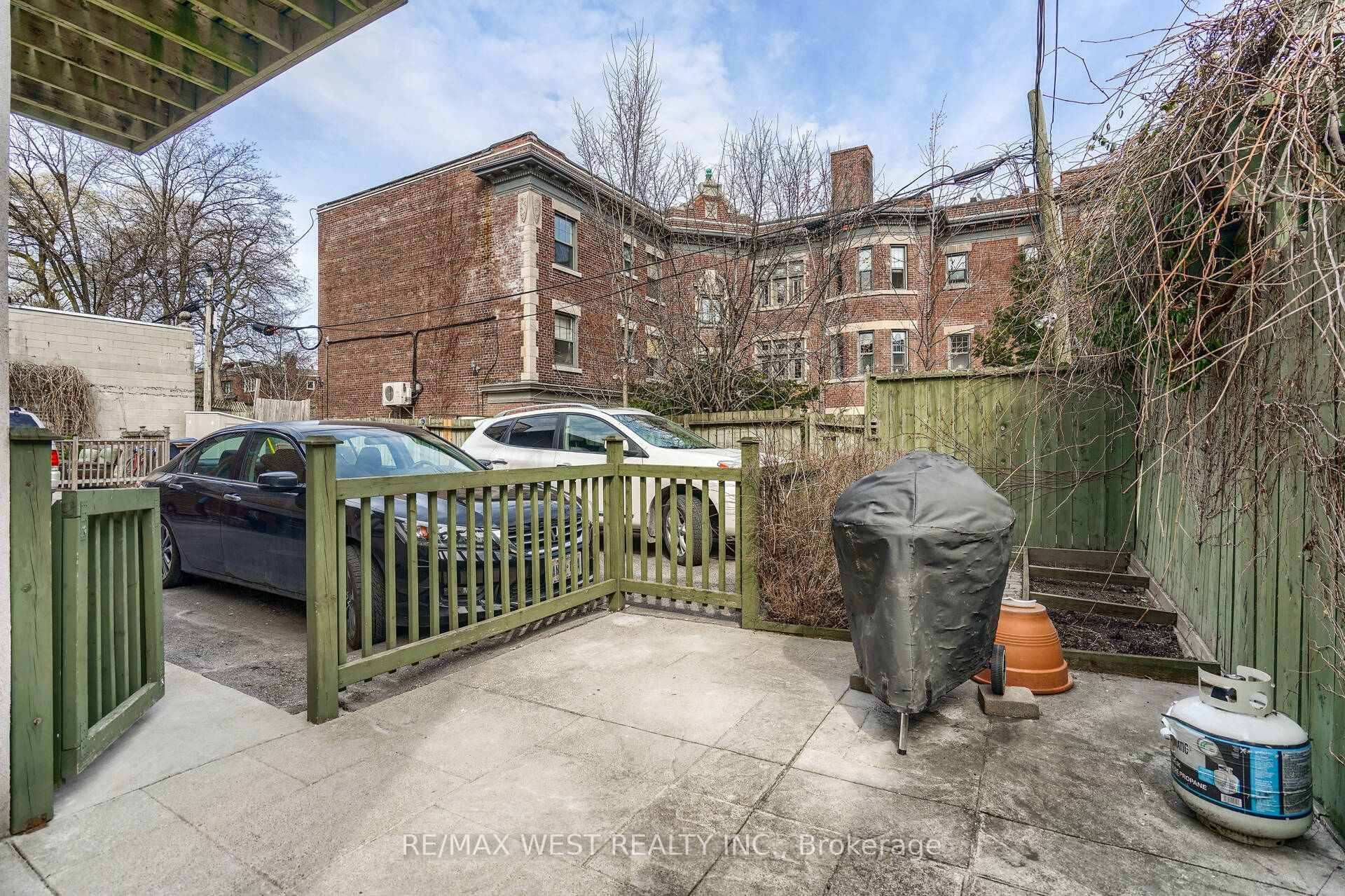 Photo 26 of Unit Main, 4 Oriole Gardens, Toronto, Yonge-St. Clair — HOMEH