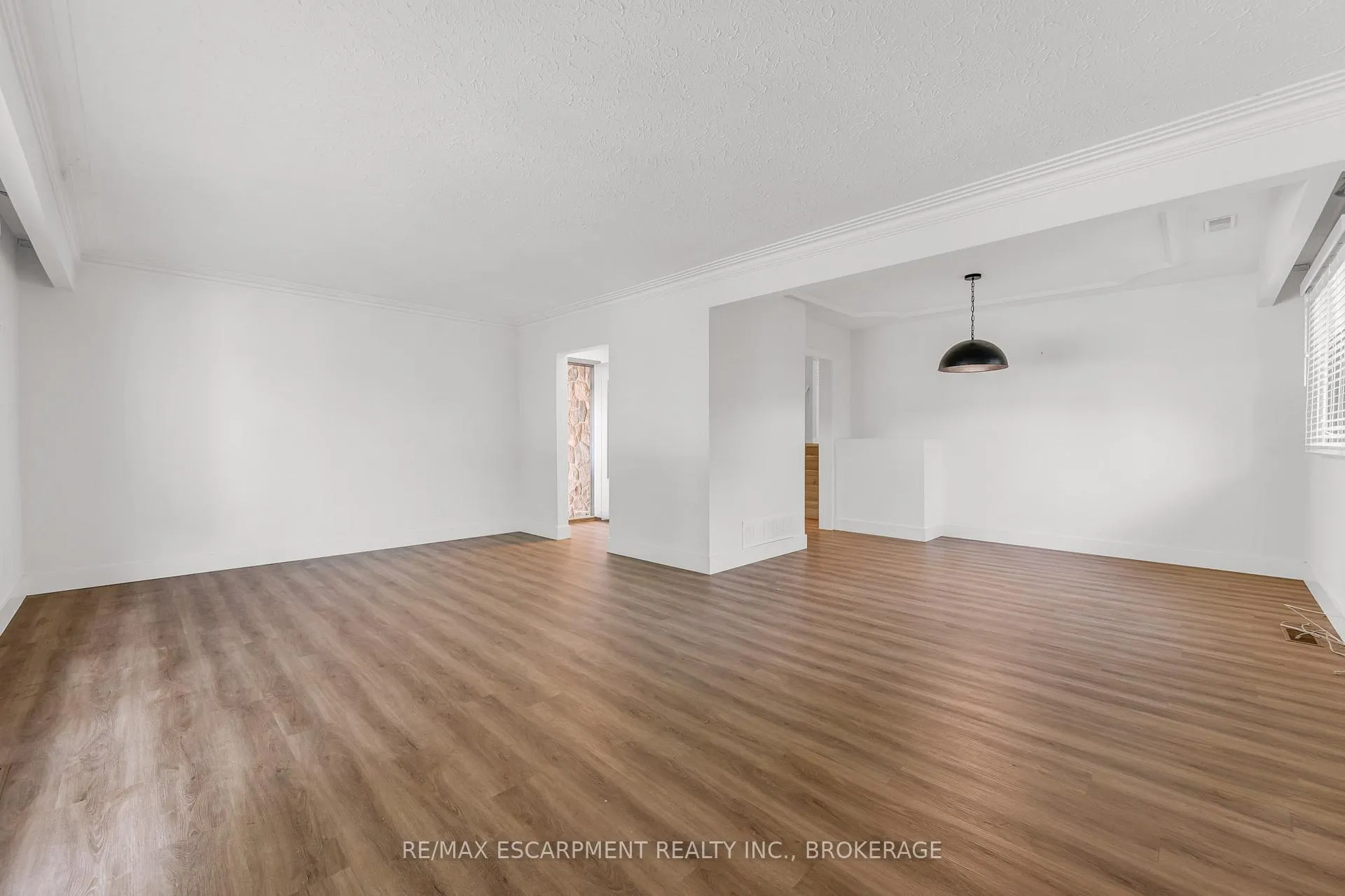 Photo 5 of 4252 William Street, Lincoln, Beamsville — HOMEH